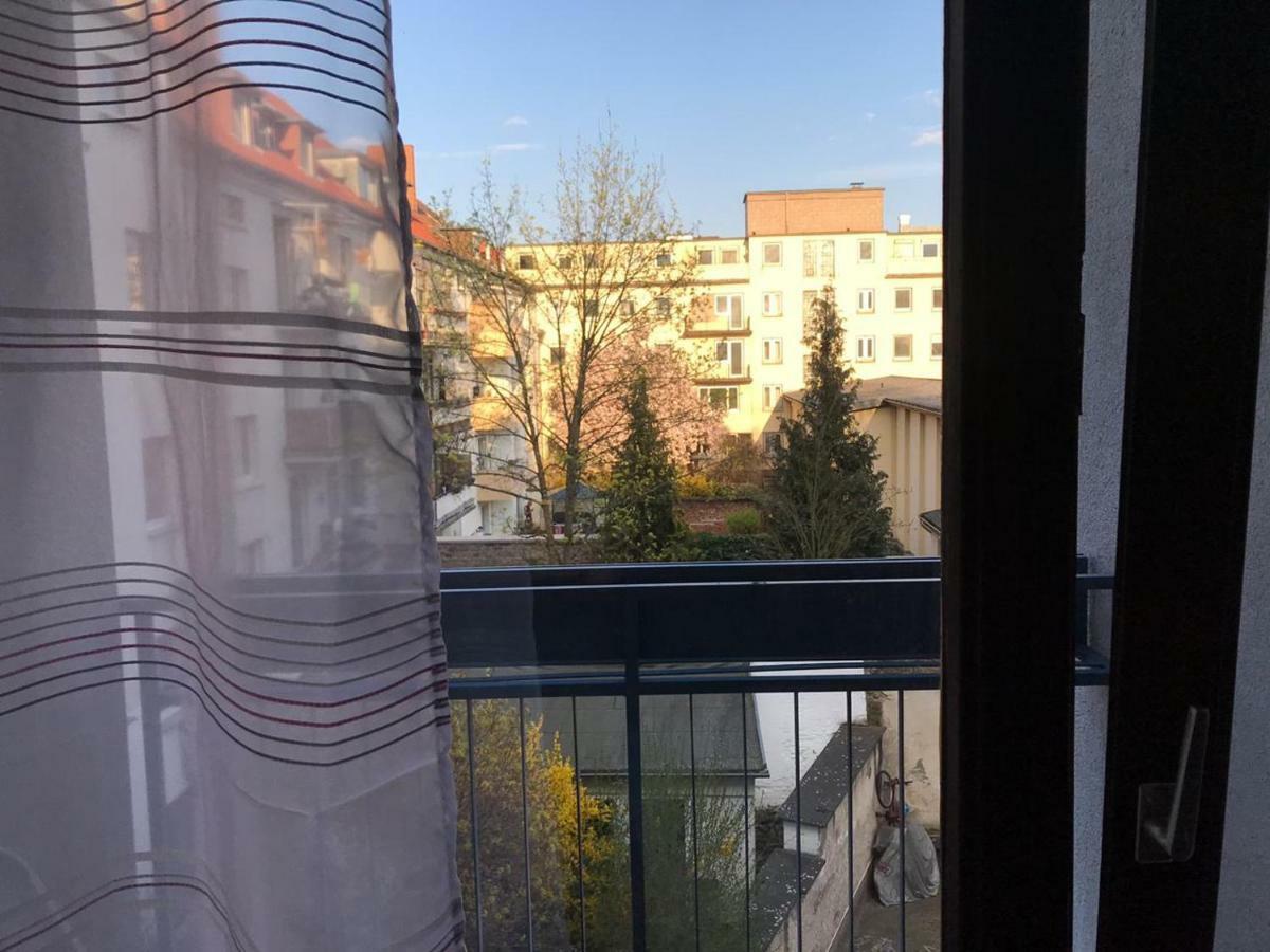 Central-Apartment-Adria Saarbrücken Zewnętrze zdjęcie